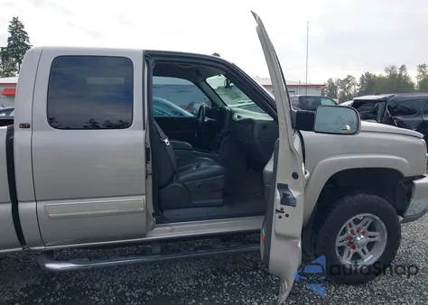 2004 Chevrolet Silverado 2500Hd Lt from USA, damaged, VIN 1GCHK29114E183017